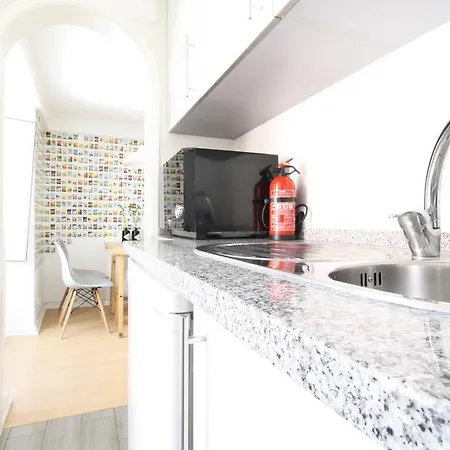 Apartman Bairro Alto In A Polaroid - Party In