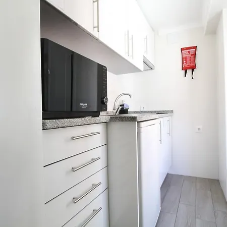 Bairro Alto In A Polaroid - Party In Apartman