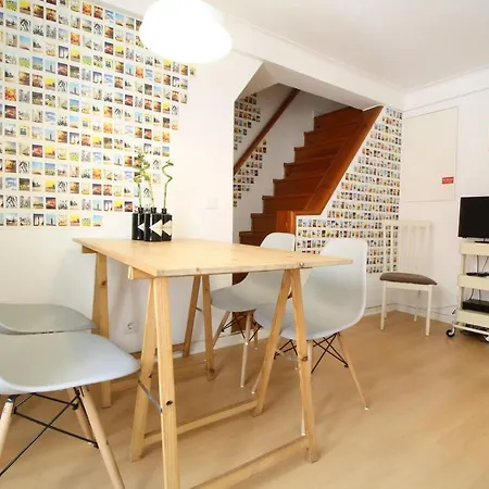 Bairro Alto In A Polaroid - Party In Apartman Lisboa