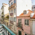 Appartement Bairro Alto In A Polaroid - Party In Lissabon