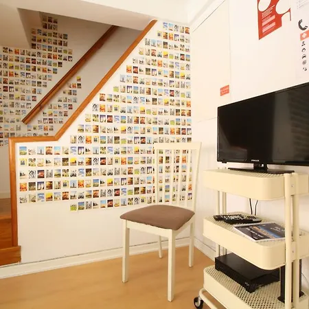 Bairro Alto In A Polaroid - Party In 公寓 *