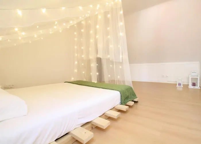 Bairro Alto In A Polaroid - Party In شقة